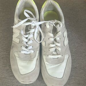 New Balance Women's Beige and White Athletic Sneakers with Neon Yellow Accent